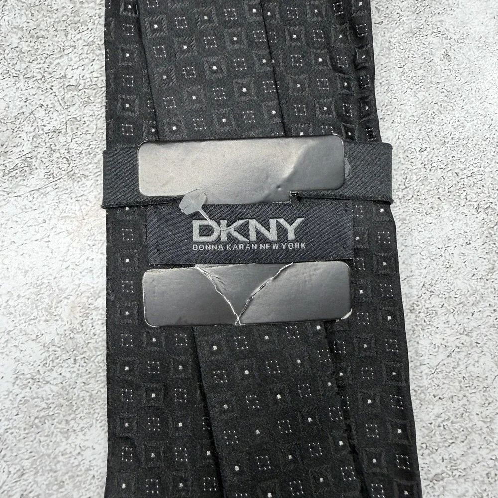 DKNY‎ Silk Tie Mens One Size Black Geometric Jacquard Made In USA Necktie New